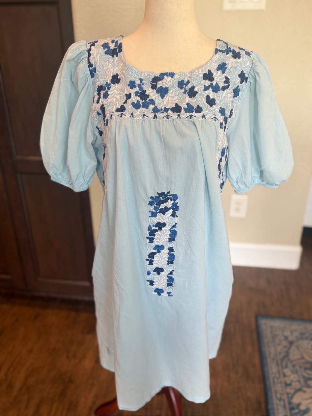 J. Marie blue dress features intricate blue and white floral embroidery Small - Picture 1 of 6